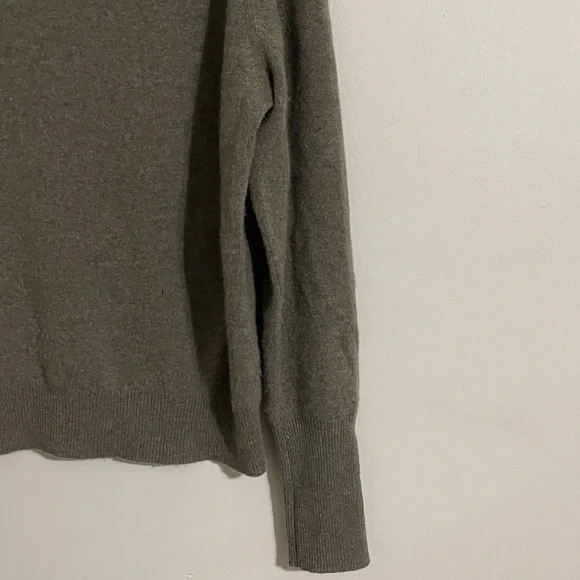 Nili Lotan cashmere turtleneck sweater large - Picture 5 of 9